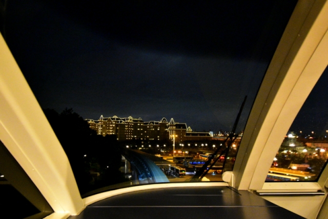 イクスピアリの映画やレストランと店舗一覧