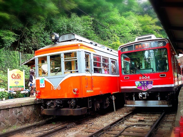 箱根登山鉄道の時刻表や路線図、人気のあじさい電車